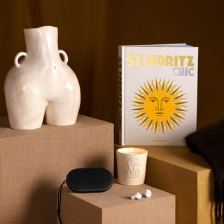 LOVE HANDLES Vase-Glossy Beige