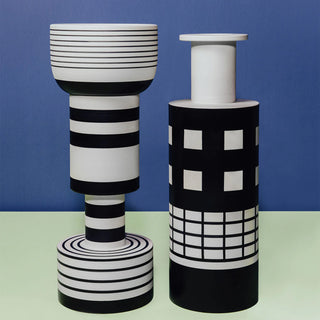 Black and White Vase 1