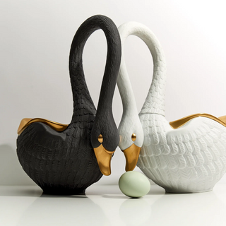 SWAN Medium Bowl - Black H17CM