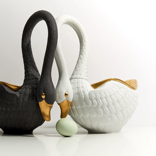 SWAN Medium Bowl - White H17CM